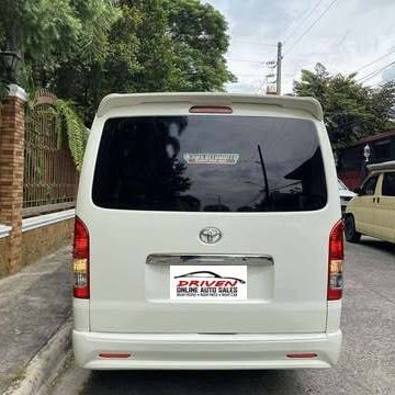 2016 Toyota Hiace Commuter 3.0 MT Diesel - Image 2